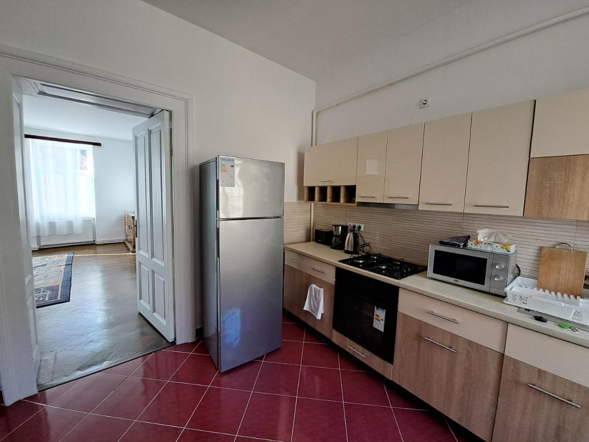 Cozy Apartment In The Heart Of Сибиу Экстерьер фото